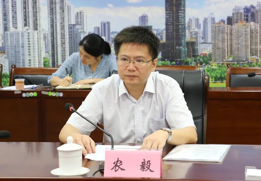 雷应敏,市委常委,副市长廖和明,市委常委,组织部部长农毅进行个别访谈