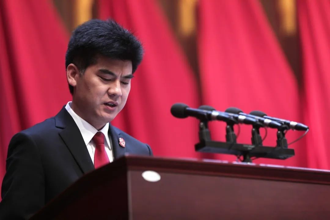 王明强同志全票当选息县人民法院院长