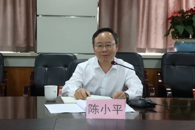 会议经无记名投票,选举产生由张治国,赵翼虎,索艳格,董颖(按姓名笔画