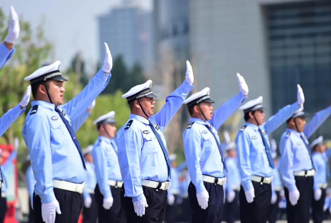 燃铁军出击誓师攻坚聊城公安交警大演练震撼现场