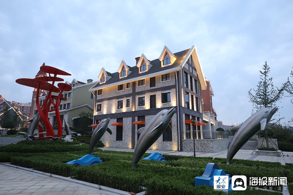 航拍日照旅游小镇宛如童话城堡