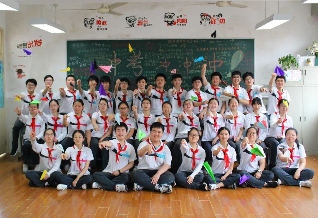 排排坐微微笑早就out了!来看静安孩子们的"花式"毕业照!