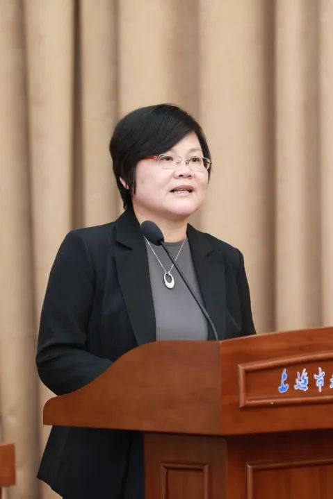 赵玲,戴芳芳分别代表民进兄弟组织以及兄弟民主党派组织致贺词.