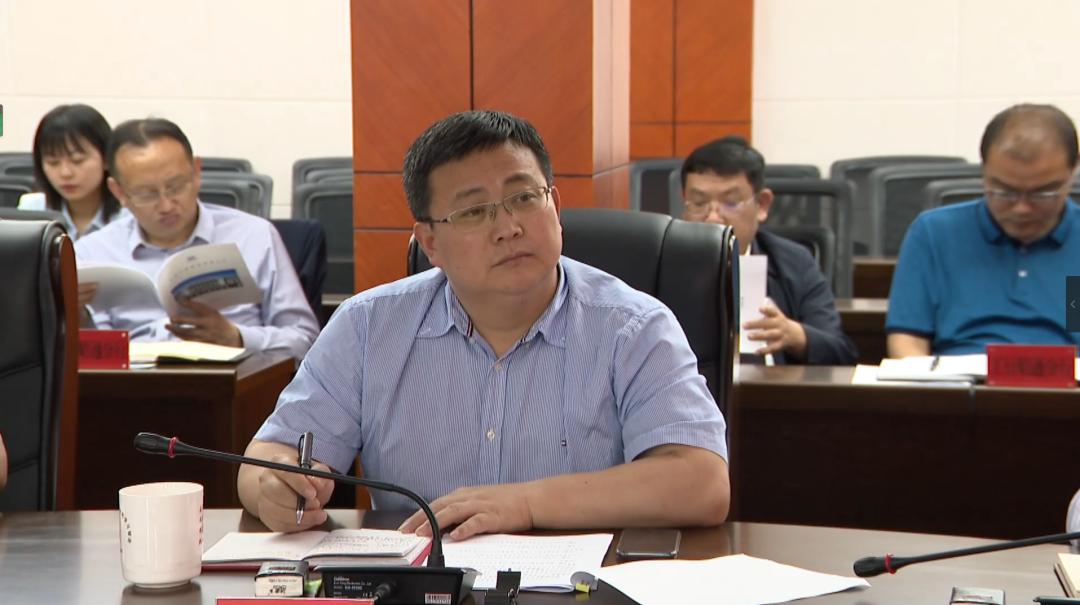 与到访的中国中铁西南区域总部(中铁开投)党委书记,董事长张润文一行