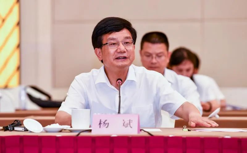 杨斌简要介绍了楚雄经济社会发展情况,为金华建设发展取得的新成绩和