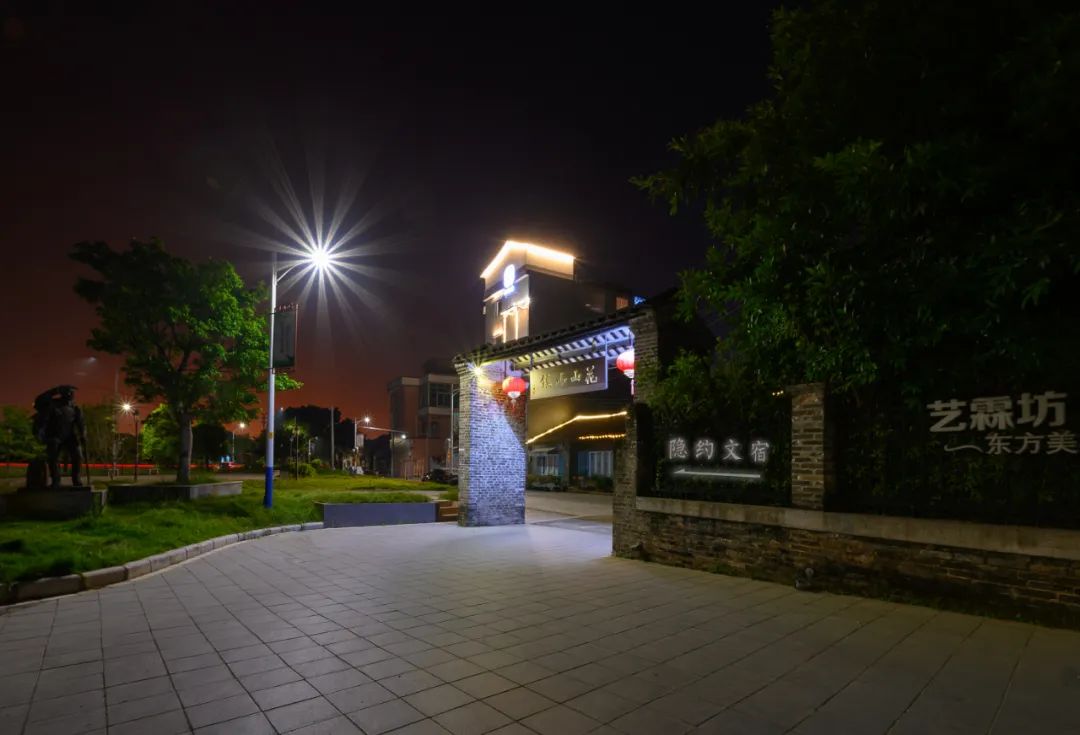 送我这么多,不就看场腾博游戏直播、拍个视频嘛!花都