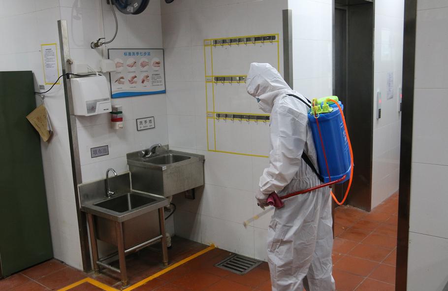严守健康防线北京经开区餐饮食堂全部完成防疫消杀