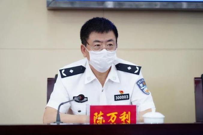 要闻转发许辉在全市公安机关重点工作推进会上强调肯定成绩坚定信心正