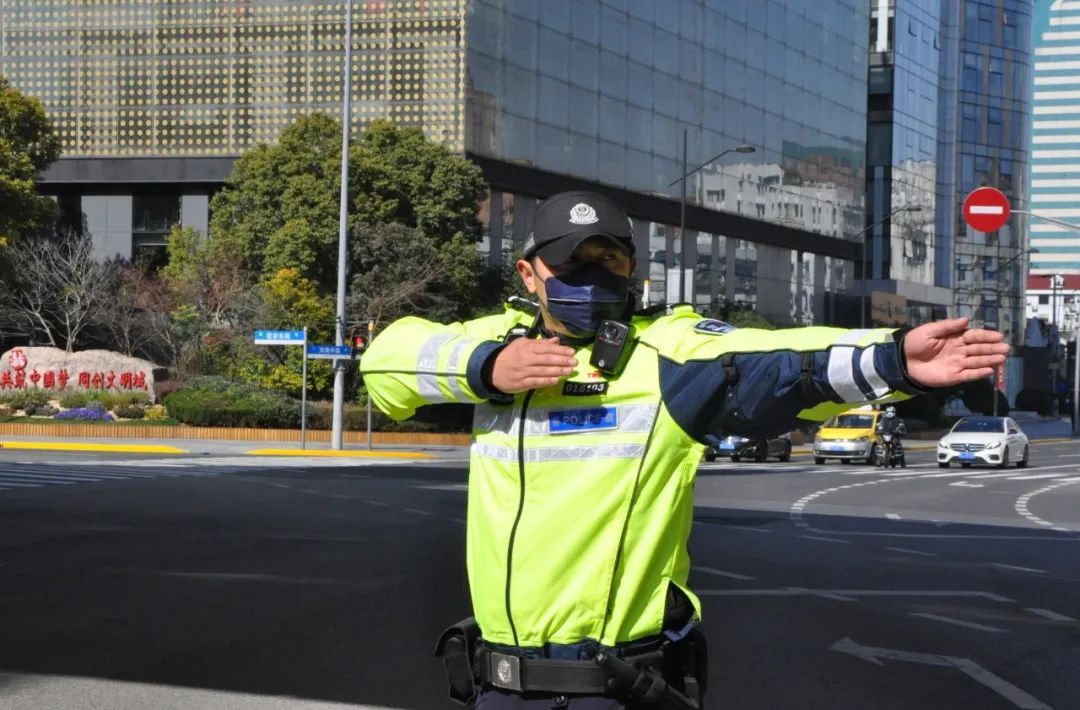 警察故事守护在上海黄浦的铁骑卫士