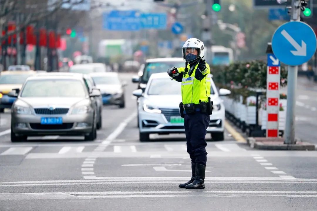 警察故事守护在上海黄浦的铁骑卫士