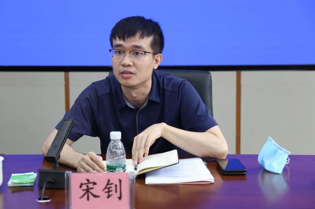 市二中法院党组成员副院长王剑波一行莅临巫溪法院检查指导保密工作并