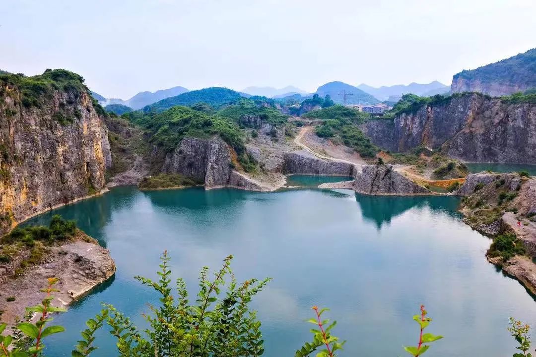 唐川調研銅鑼山礦山公園建設讓綠水青山變成金山銀山