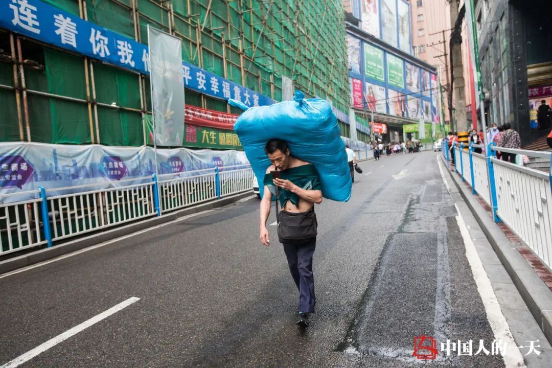 火遍全国后拒绝网红签约重庆棒棒冉光辉我不是个表演的人政务