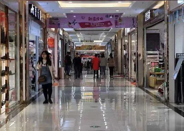 绝对值!兰溪"云柜姐"直播横扫地下商业街,全场3折起!