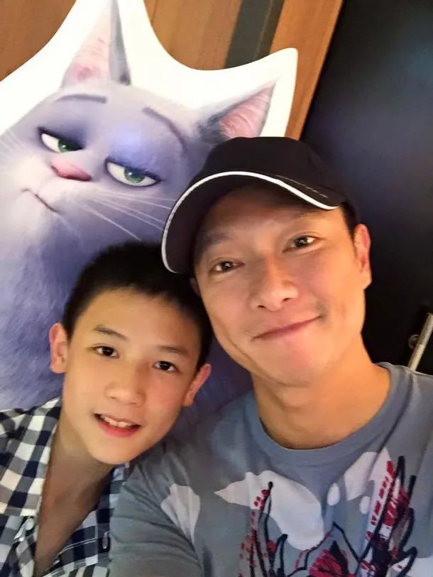 回到台湾的谢祖武,接受了旅游综艺节目的邀请,借此和儿子多些相处