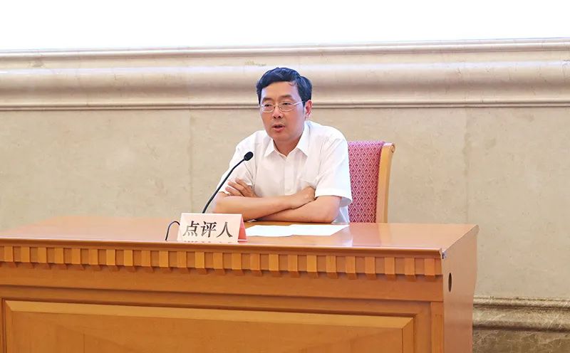 王嵘汉商律师事务所主任,第十届上海市律师协会副会长黄荣楠君合律师