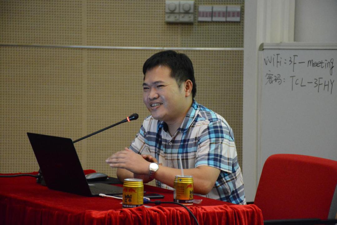 练汉忠律师现场授课并进行交流答疑原标题:《市总工会开展系列法律