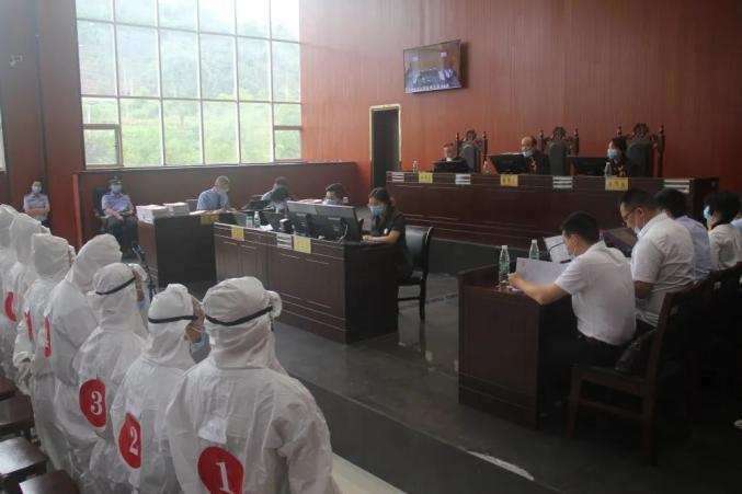 扫黑除恶麻阳法院开庭审理一起涉恶案