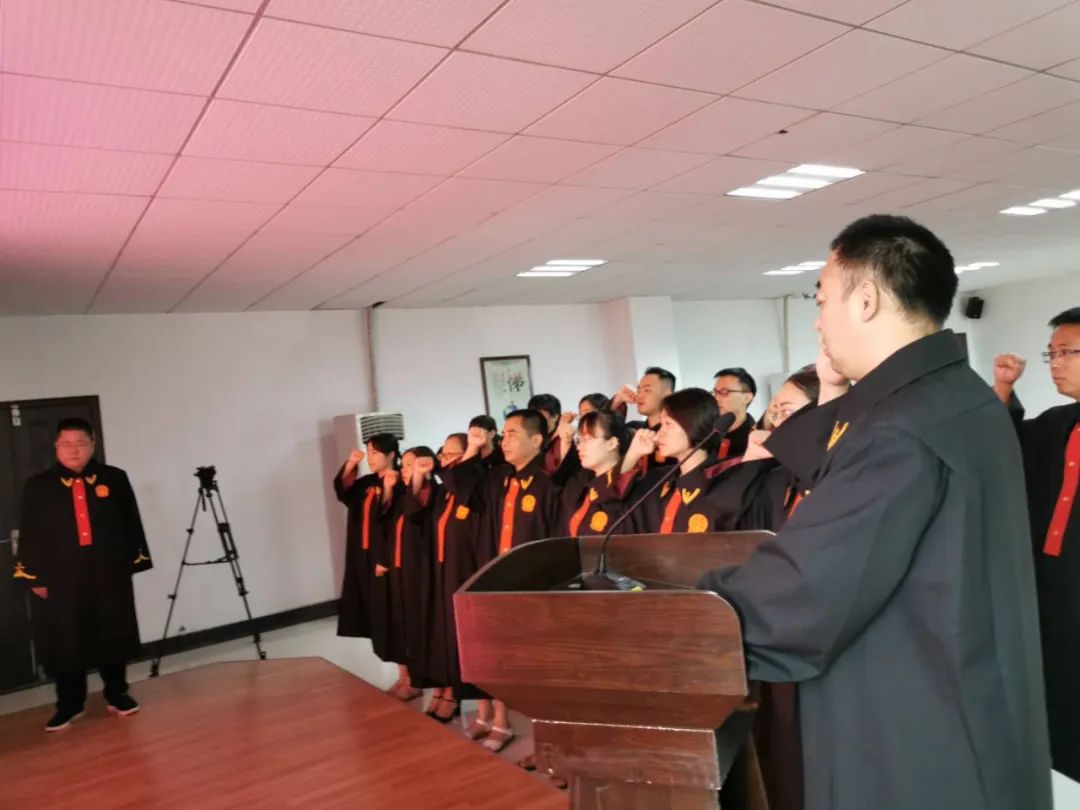 祁阳法院举行新任职人员宪法宣誓仪式