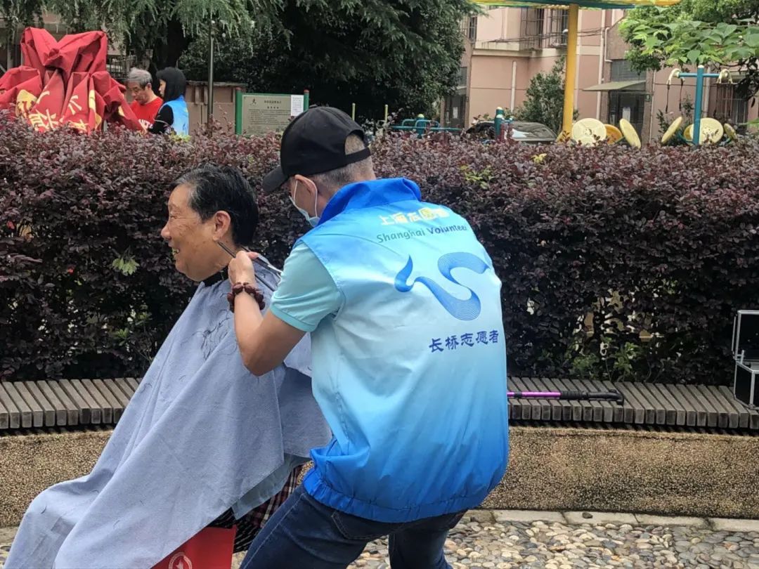 搬迁 公司电话长桥街道解决堆物出新招:志愿服务进小区,旧