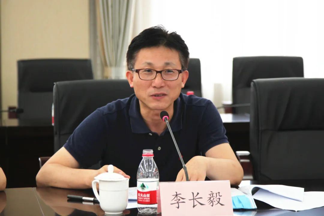 李长毅指出,在当前各地夜间经济不断升温的热潮中做些"冷思考",有助于