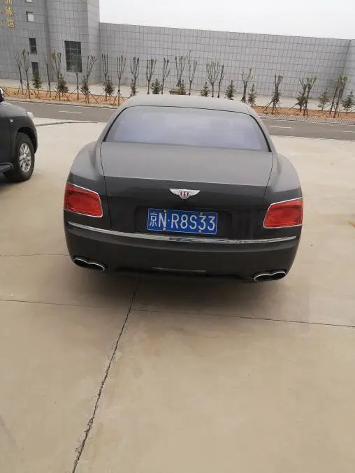 1,宾利飞驰v8c5scben53w:车牌号为京nr8s33 车辆型号scben53woeco