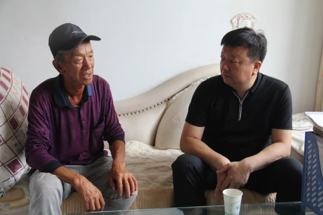 【要闻】旗委书记王瑞调研龙口镇—万家寨—薛家湾段黄河西岸矿山地质