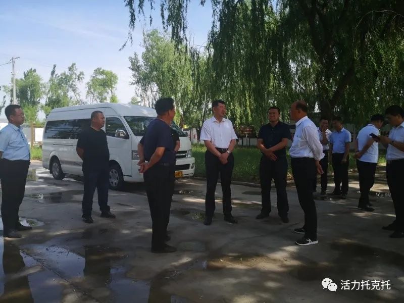 县委常委,统战部长李东涛参加.