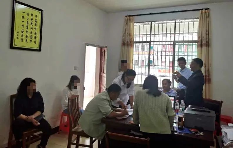 隆回法院金石桥法庭志愿调解员巧妙调和一起离婚案