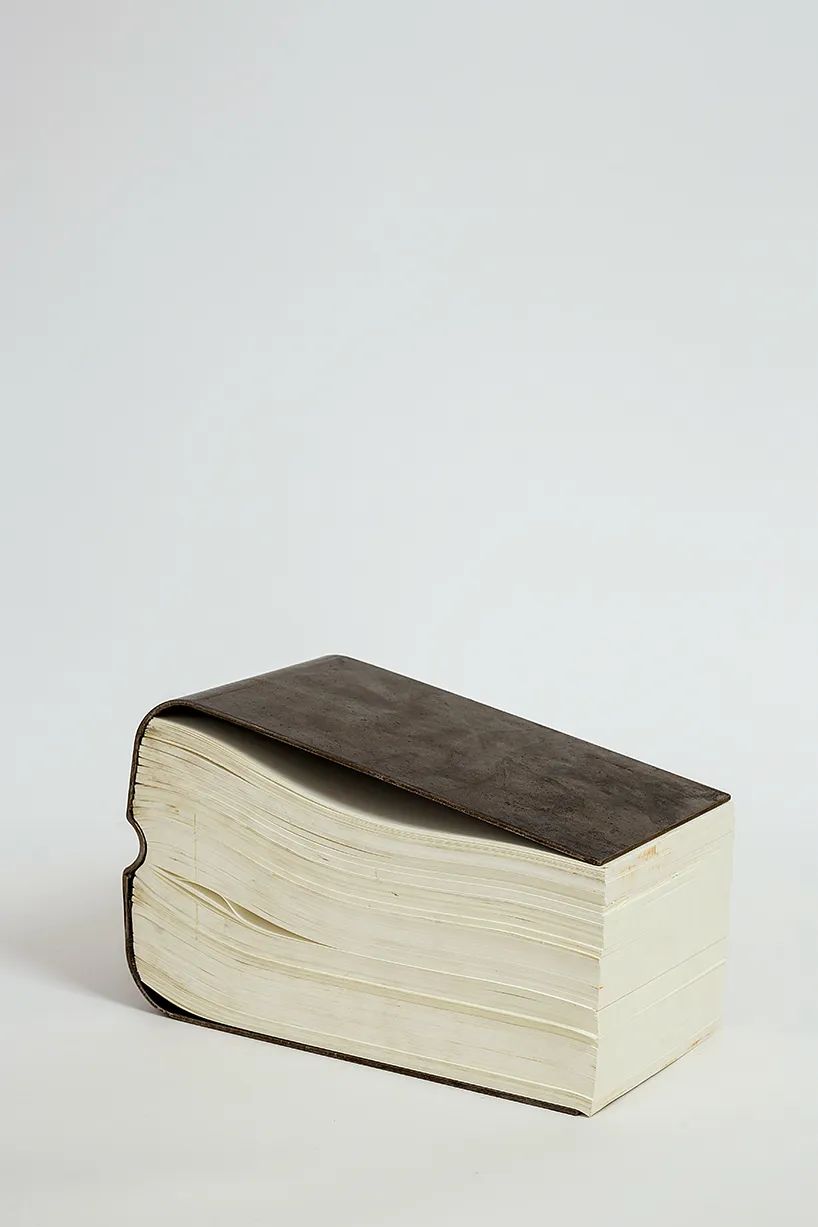 对一些设计论点进行了考察,例如紧固vs松弛,束缚vs自由,结构vs材质,热