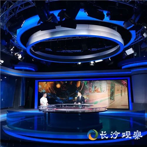 地铁"开进"新闻演播室?揭秘长沙广电全媒体大直播《开往小康的地铁》