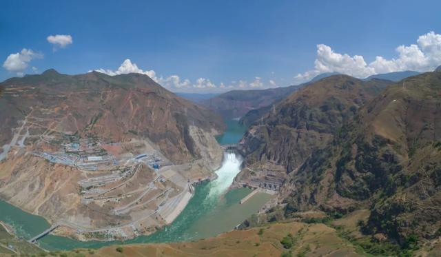 东德经济总量_东德牧羊犬