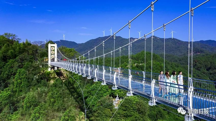 天龙山景区云雾缭绕国家4a级景区——天龙山景区现代旅游井喷发展.