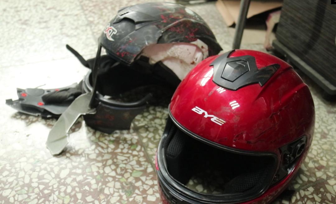 事故发生后,三轮车司机下车查看了一下情况后,竟然逃之夭夭,现场只留