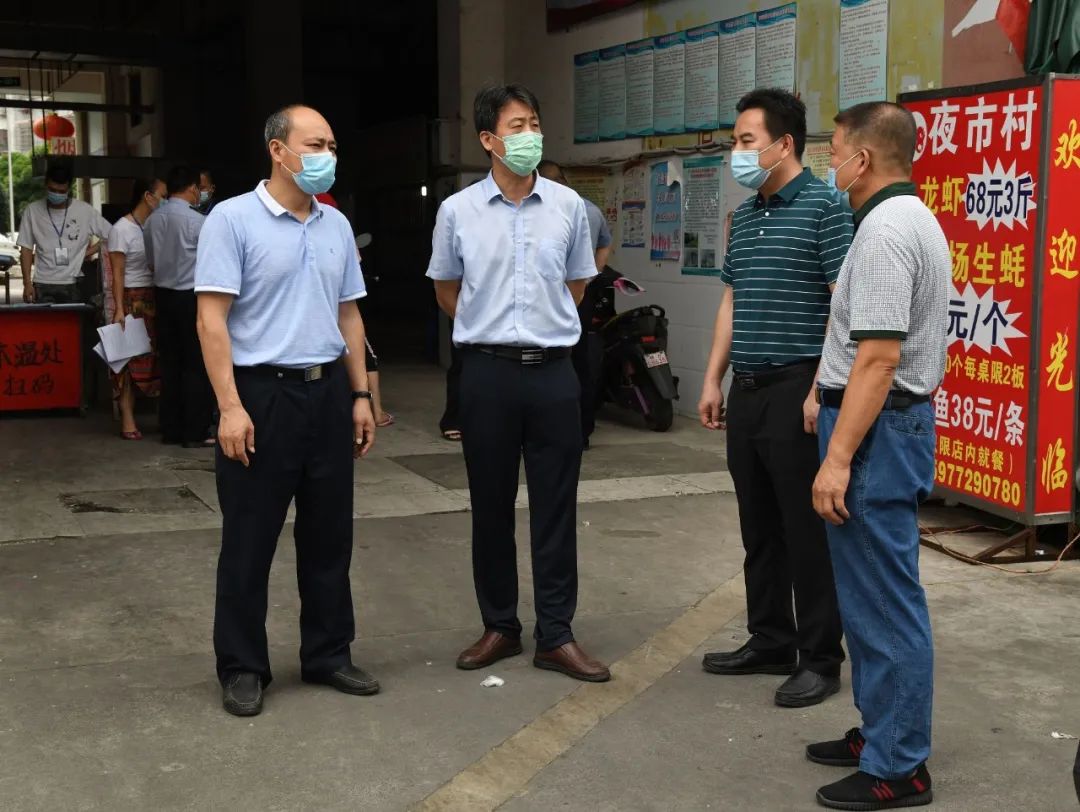 【要闻】李光劭到祥和农贸市场等经营场所开展疫情防控工作检查强调:严格落实新“十严格” 齐抓共管 守…