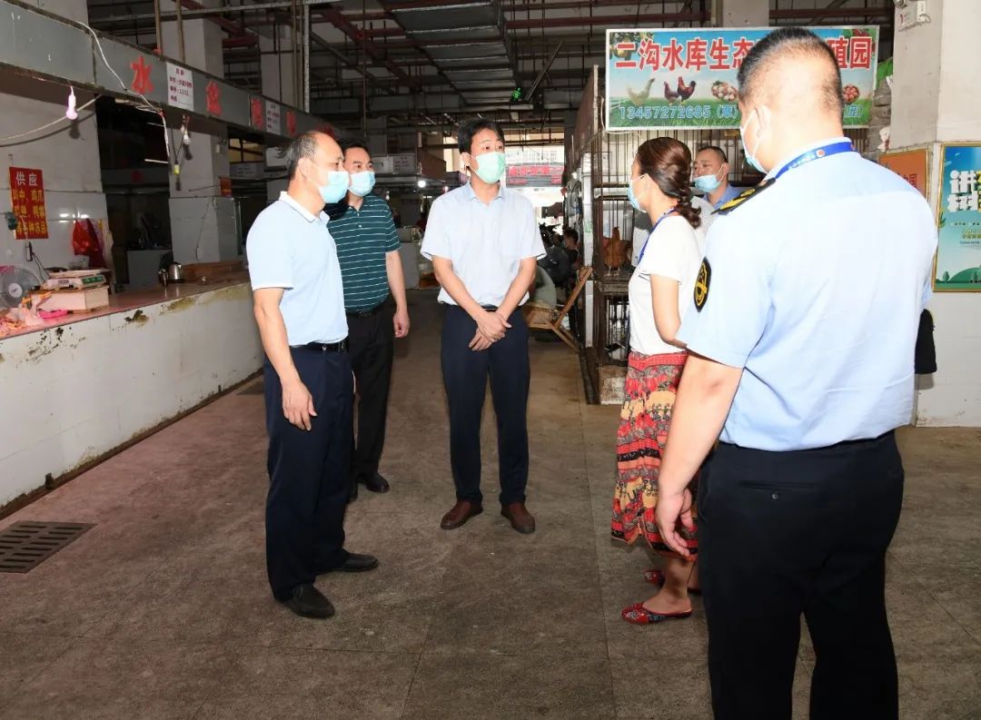 【要闻】李光劭到祥和农贸市场等经营场所开展疫情防控工作检查强调:严格落实新“十严格” 齐抓共管 守…