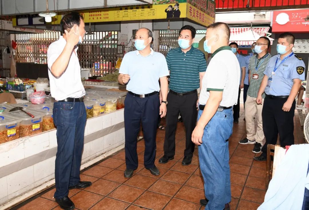 【要闻】李光劭到祥和农贸市场等经营场所开展疫情防控工作检查强调:严格落实新“十严格” 齐抓共管 守…