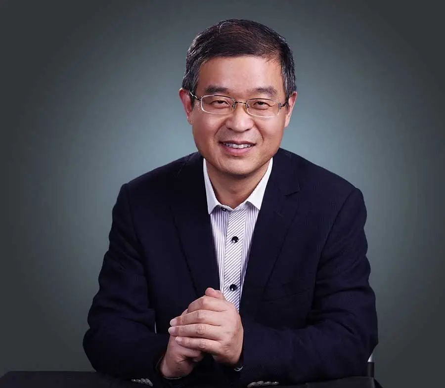 好几年以前,济南有一个老板,一个有一定规模的企业的老板,给我当了一