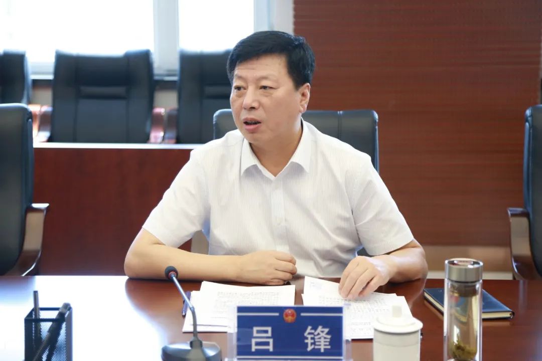 在巡河工作会上听取榆树市副市长,市河长办主任杨冬侃关于拉林河河长