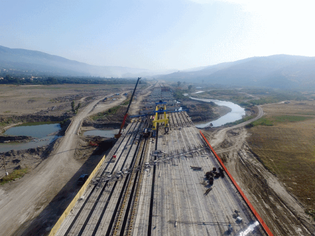 中国铁建阿尔及利亚贝佳亚连接线项目控制性工程隧道贯通