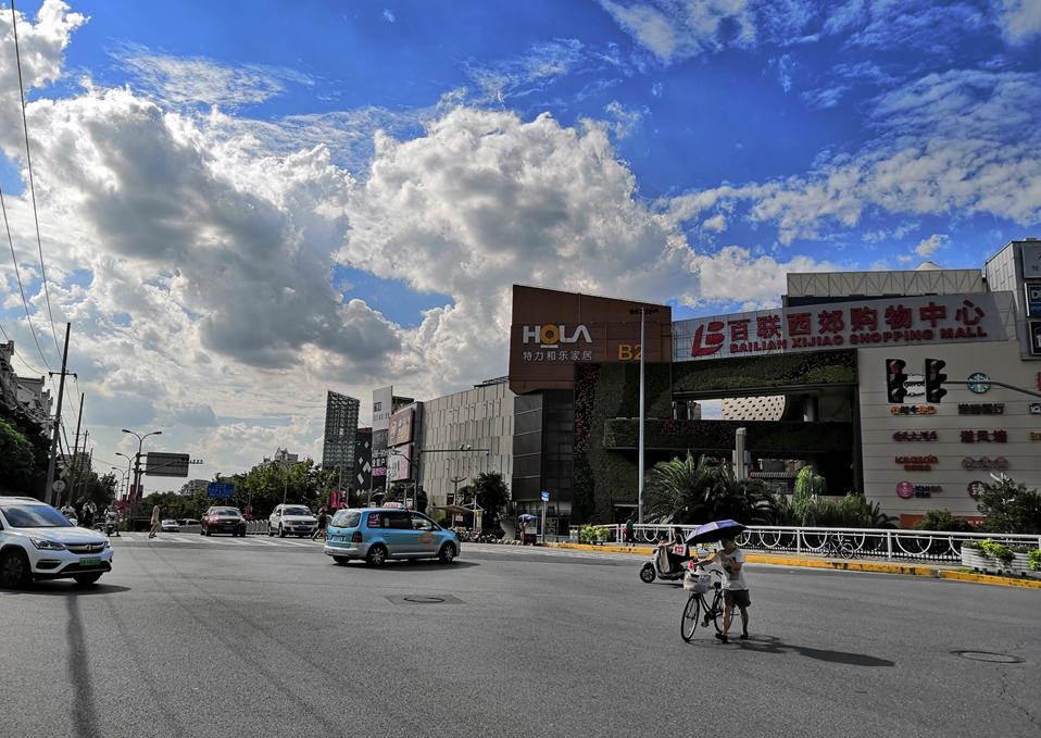 仙霞路与仙霞西路连接处新泾港桥(摄影:姚志康)仙霞西路协和路十字