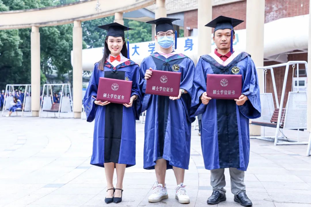 你们永远是母校的牵挂直击浙江大学2020年夏季研究生毕业典礼