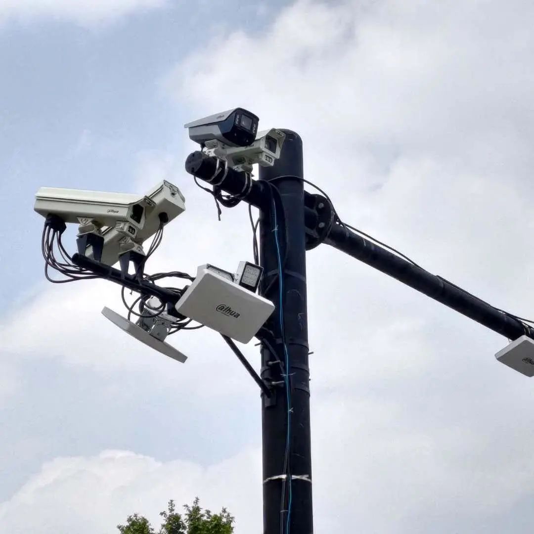 无人机现场喊话,电子眼精确抓拍