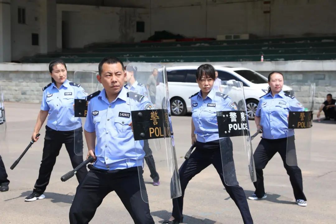 擒敵拳及警棍盾牌術訓練_澎湃號·政務_澎湃新聞-the paper