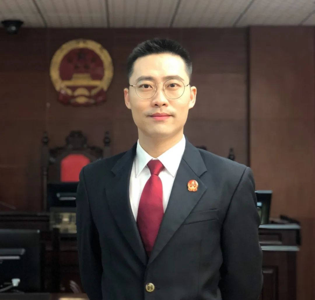 青年微党课刘冠风雨压不垮苦难中开花