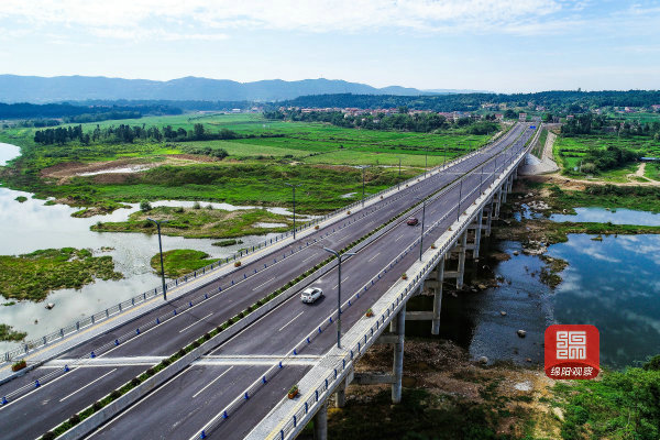 風景好顏值高綿蒼高速梓潼段首條連接線梓東路正式通車