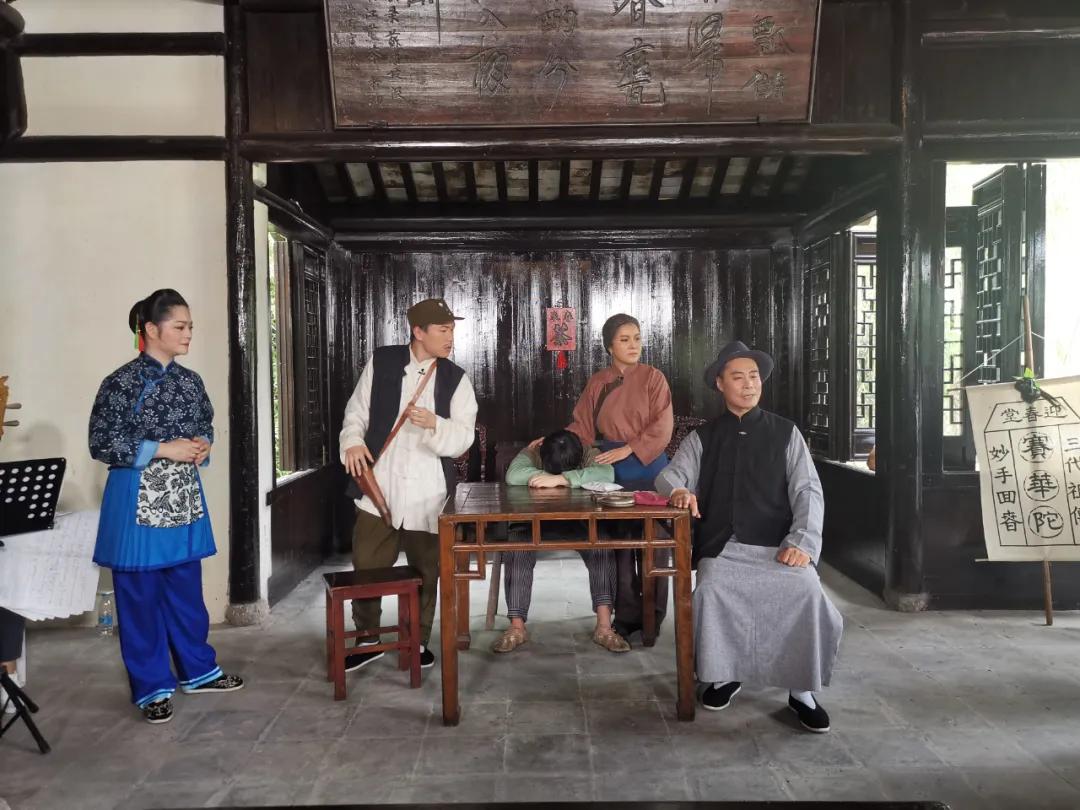 春来茶馆芦苇荡里唱响芦荡火种沙家浜实景演绎沪剧红色经典
