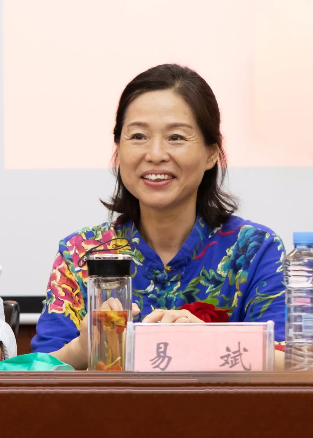 原宜春市人大常委会主任杨晓宁发言:宜春女摄影家协会成立转瞬已经十