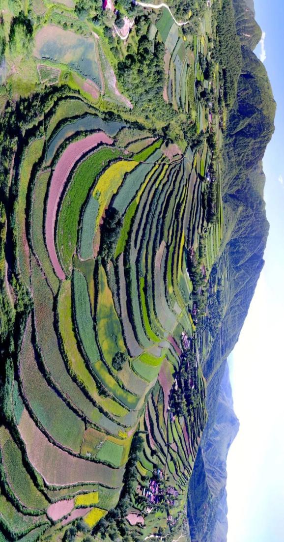 (翻转手机——横屏观看更佳)南屏山平均海拔2800米,距临洮县城35公里