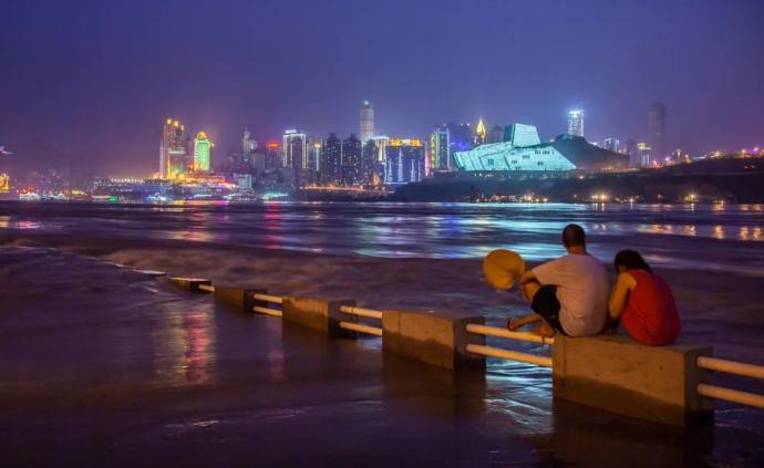 创城进行时献县交警开展一盔一带安全守护行动警保联动助力创文明县城